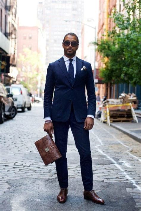 navy suit what color shoes
